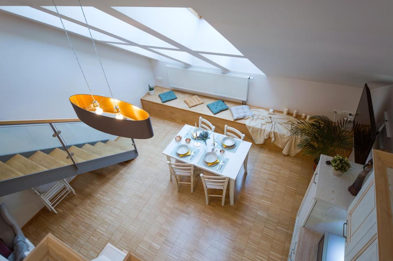 Modern Apartment Charvatova Praha Exteriér fotografie