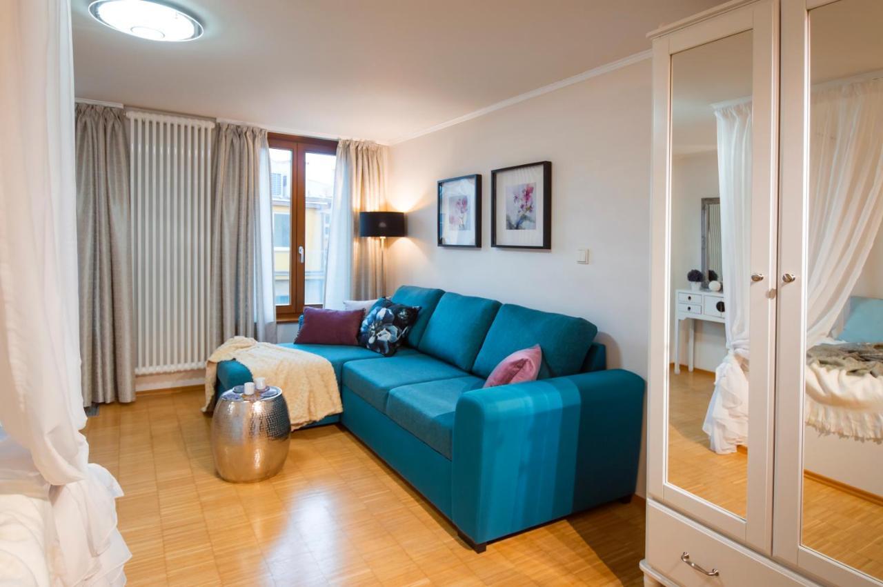 Modern Apartment Charvatova Praha Exteriér fotografie
