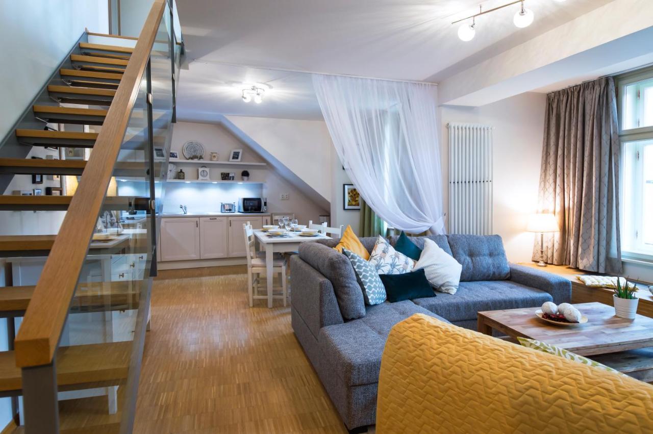 Modern Apartment Charvatova Praha Exteriér fotografie