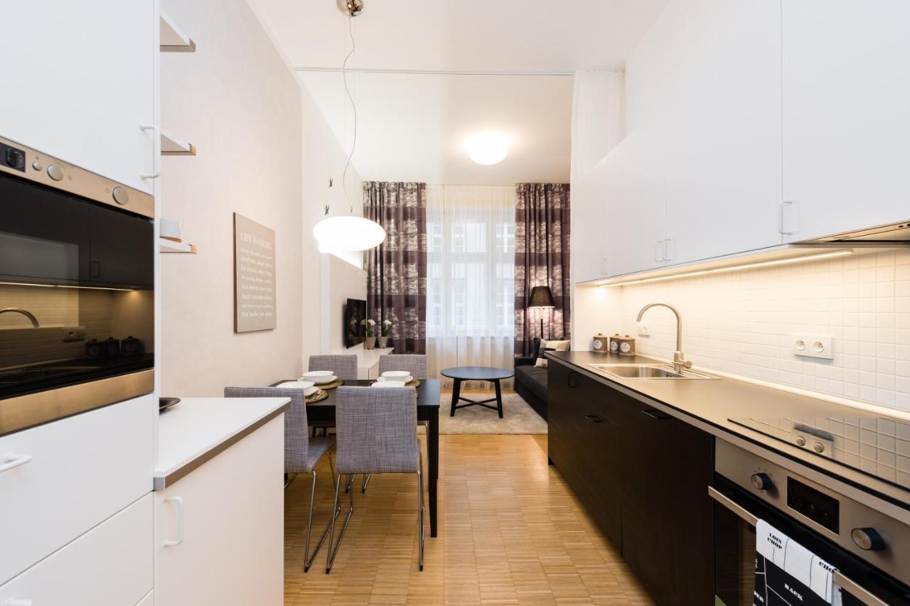 Modern Apartment Charvatova Praha Exteriér fotografie